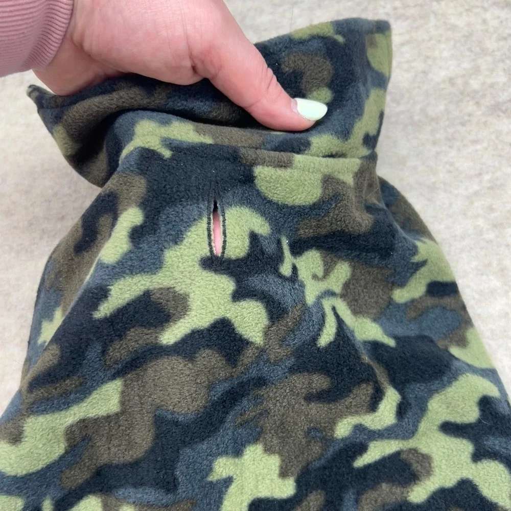 32 Degrees Heat Fleece Dog Vest Medium Green Camo Excellent Leash Hole Hook Loop